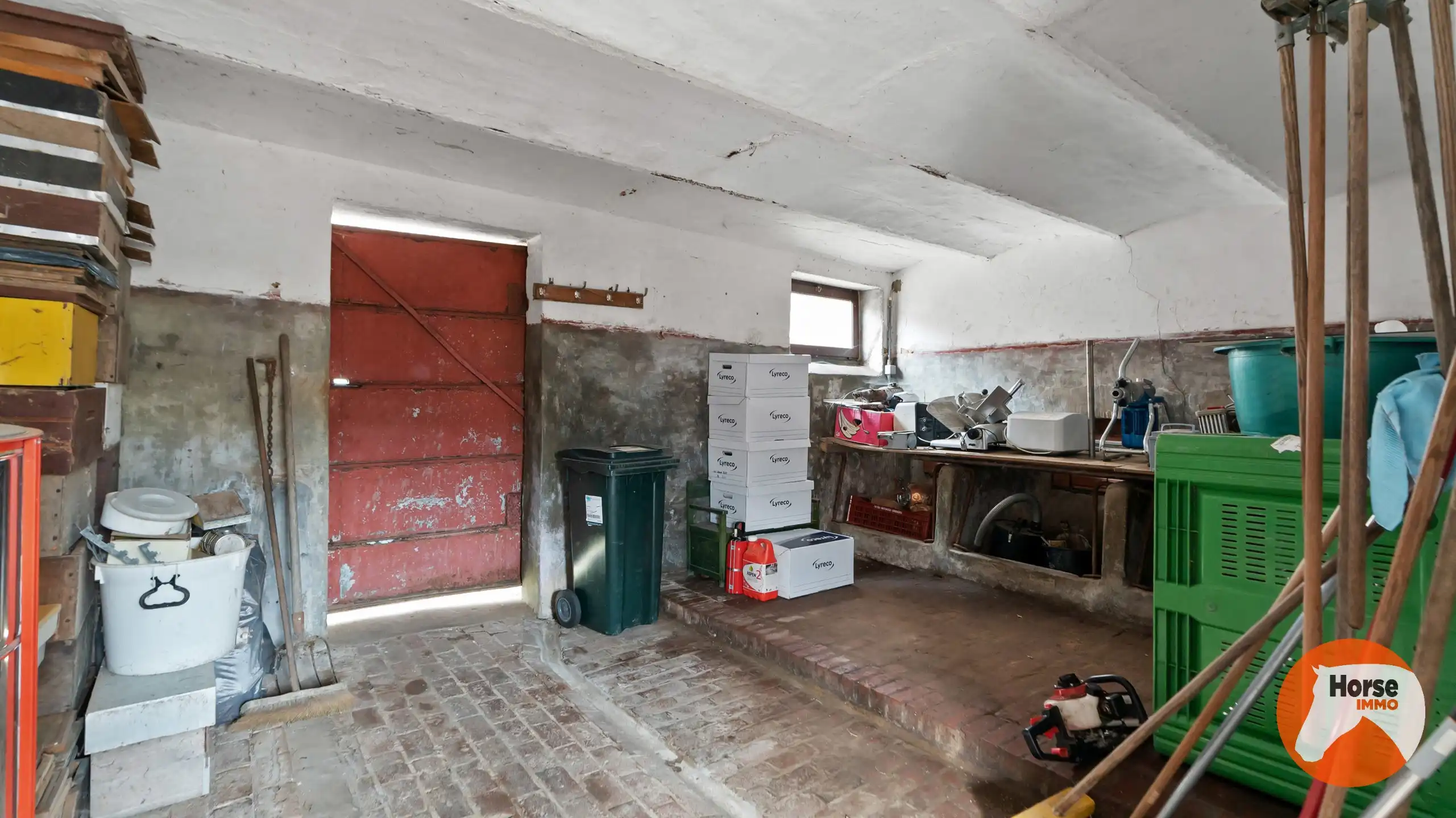 LIERDE - Woning met veel potentieel op 93are foto 37