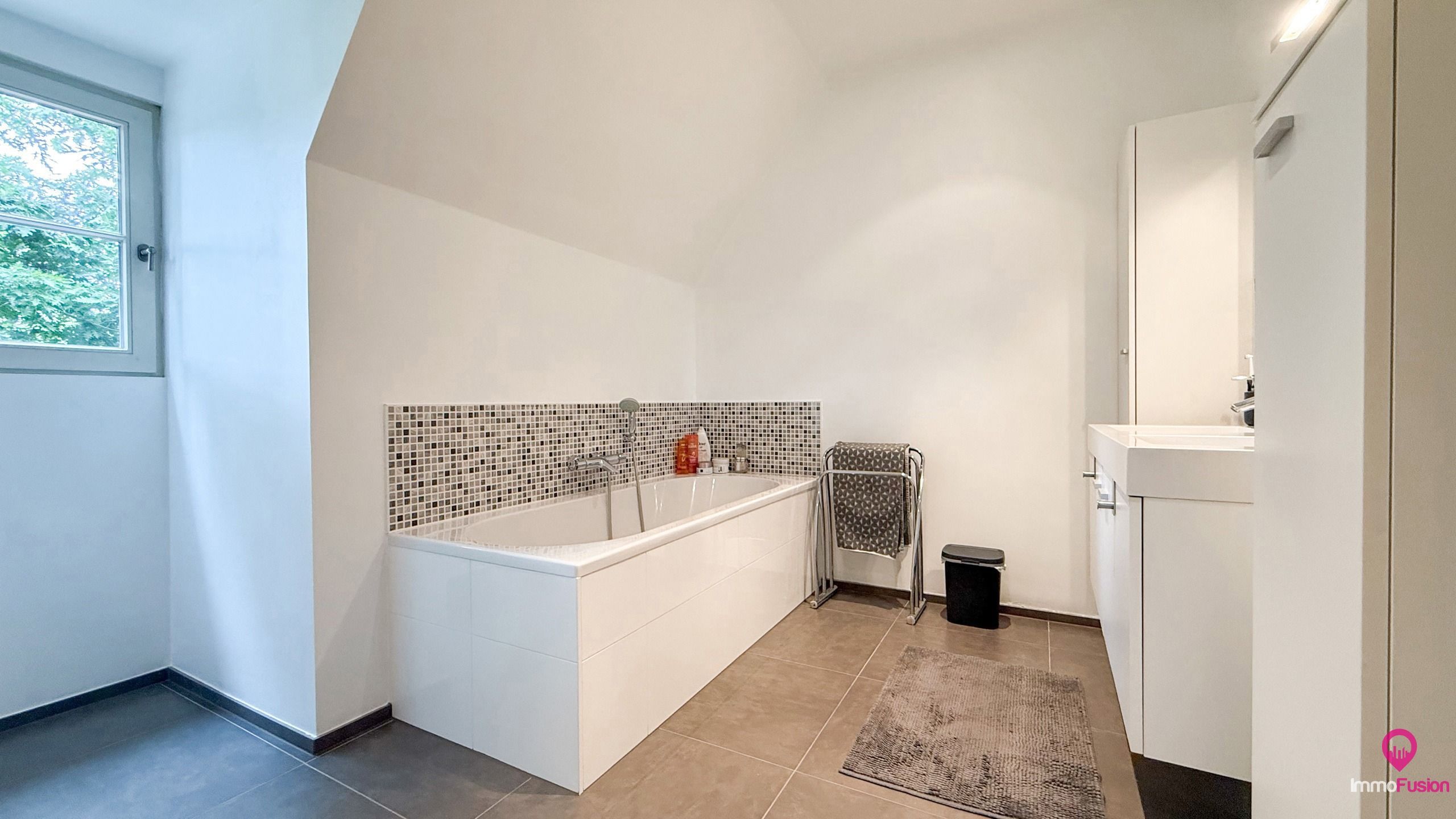 Zeer mooi ontworpen villa met 3 badkamers in Heusden-Zolder! foto 33