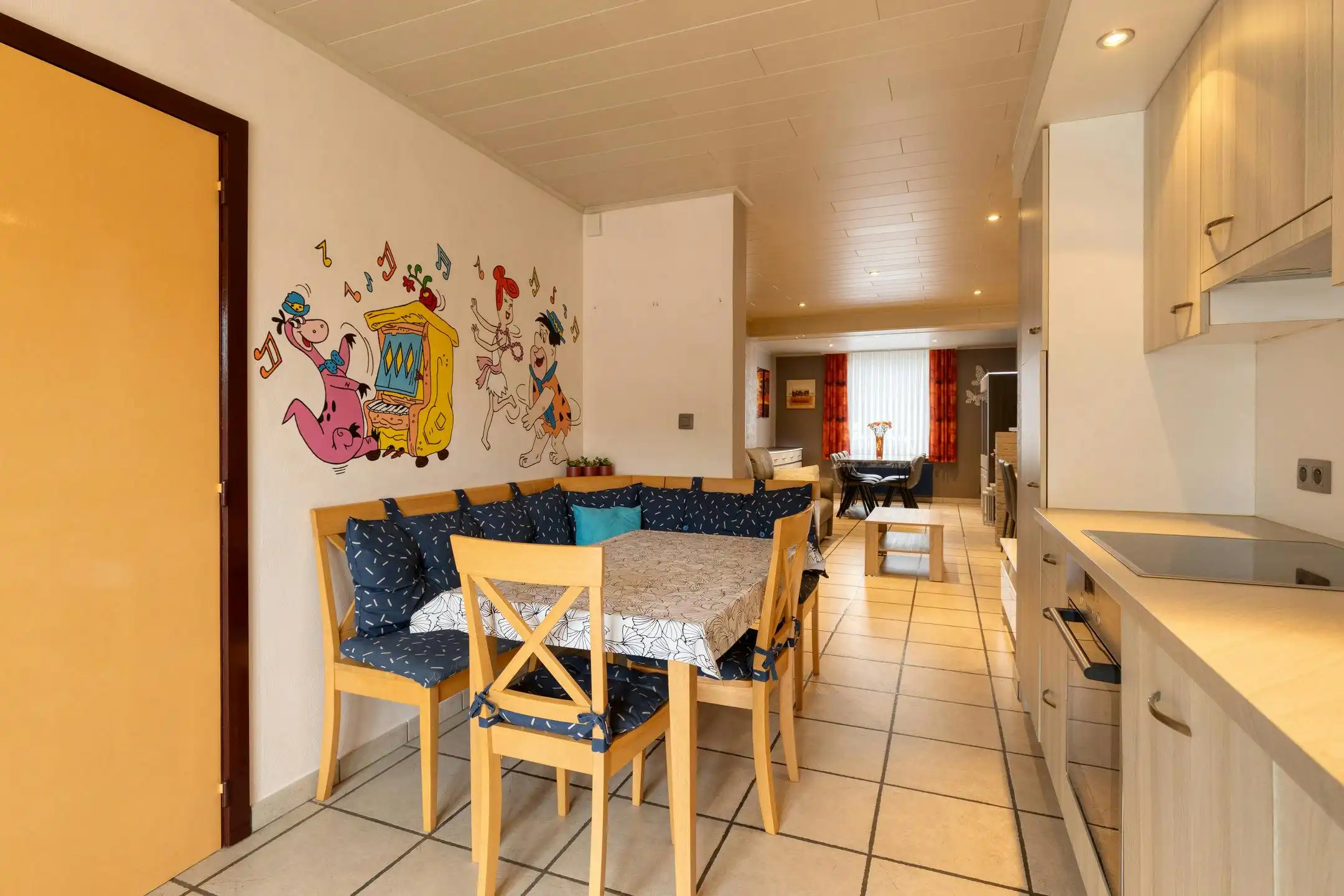 Instapklare gezinswoning met tuin en 4 slpk in Rumbeke foto 2