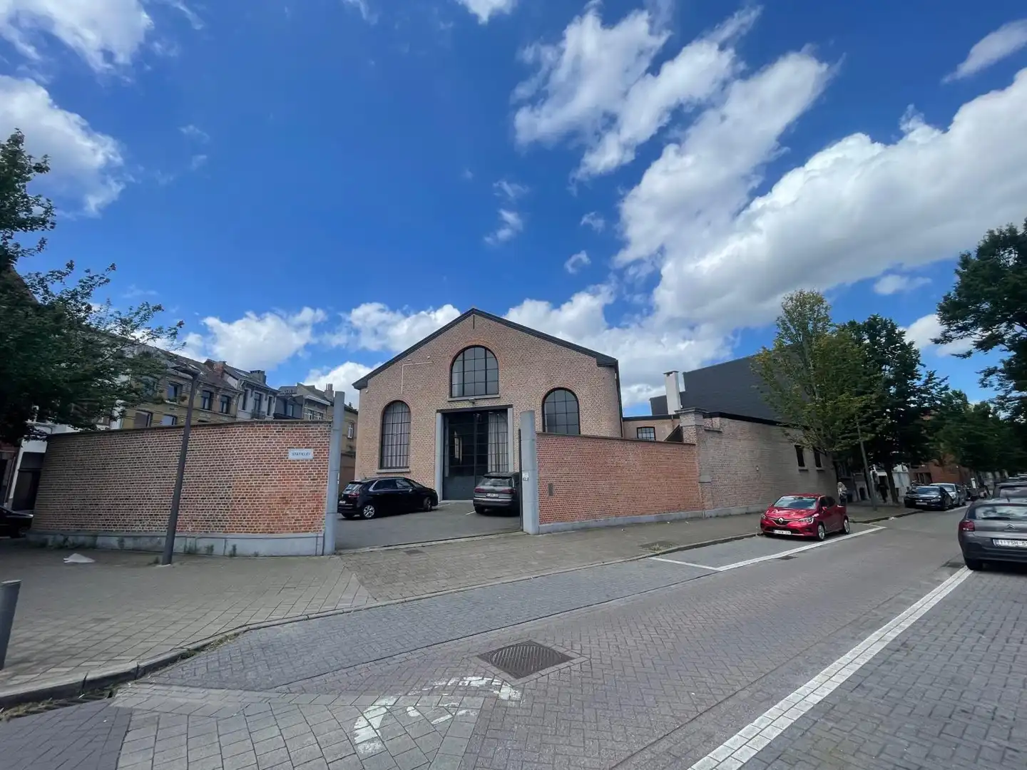 UNIEK GEBOUW - LUCHTSCHIPBOUW foto {{pictureIndex}}