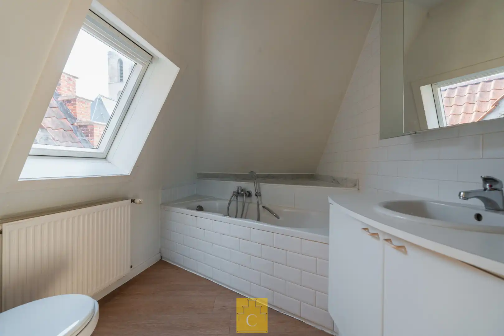 Duplex Appartement (139 m2) in herenhuis met  terras, rustige ligging op idyllisch kerkplein foto 11