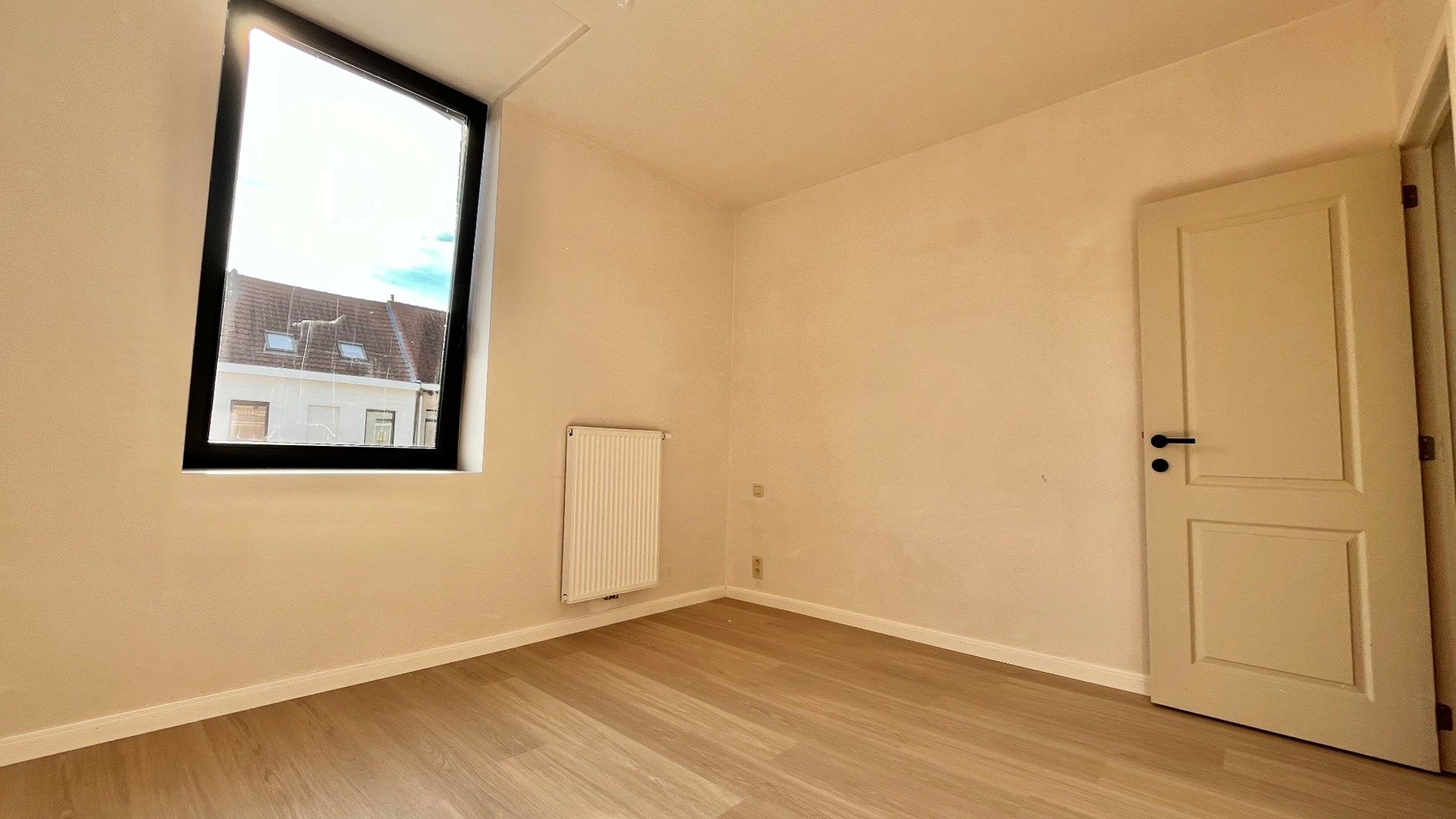 Grote woning met 3 kamers, veel bergruimte en een stadstuin foto 7