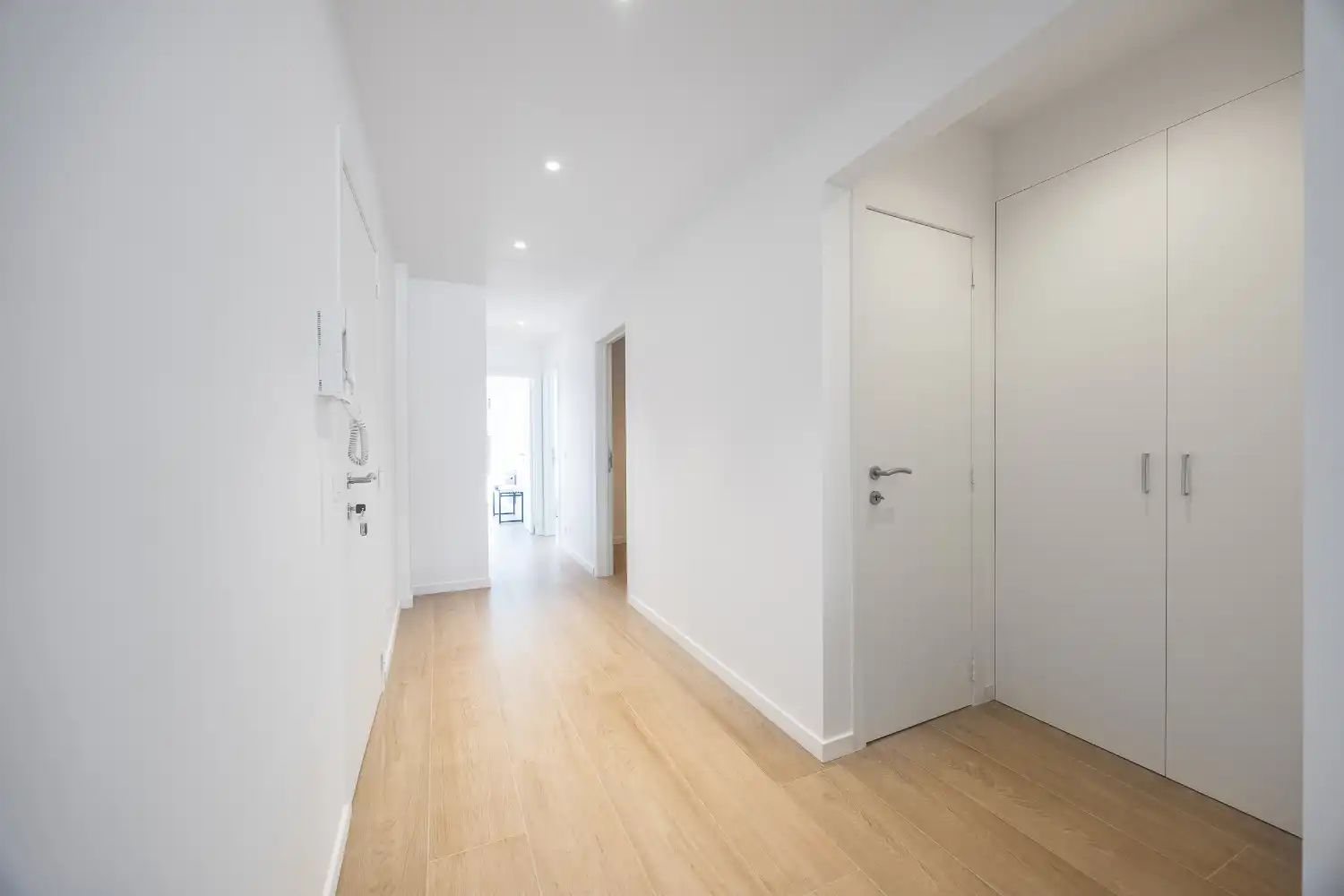 Gerenoveerd drie slaapkamer appartement foto 10