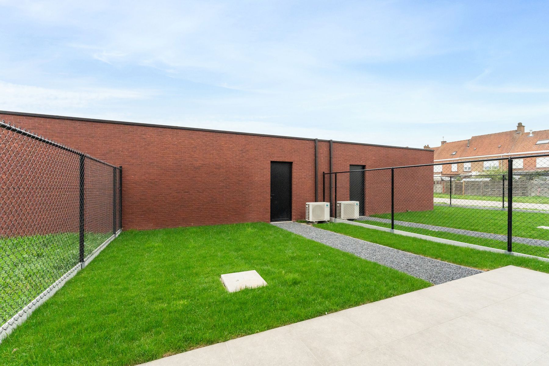 Halfopen nieuwbouwwoning foto 12