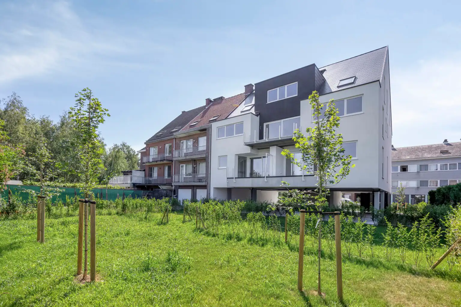 Energiezuinig nieuwbouwappartement 2 slaapkamers en terras foto {{pictureIndex}}