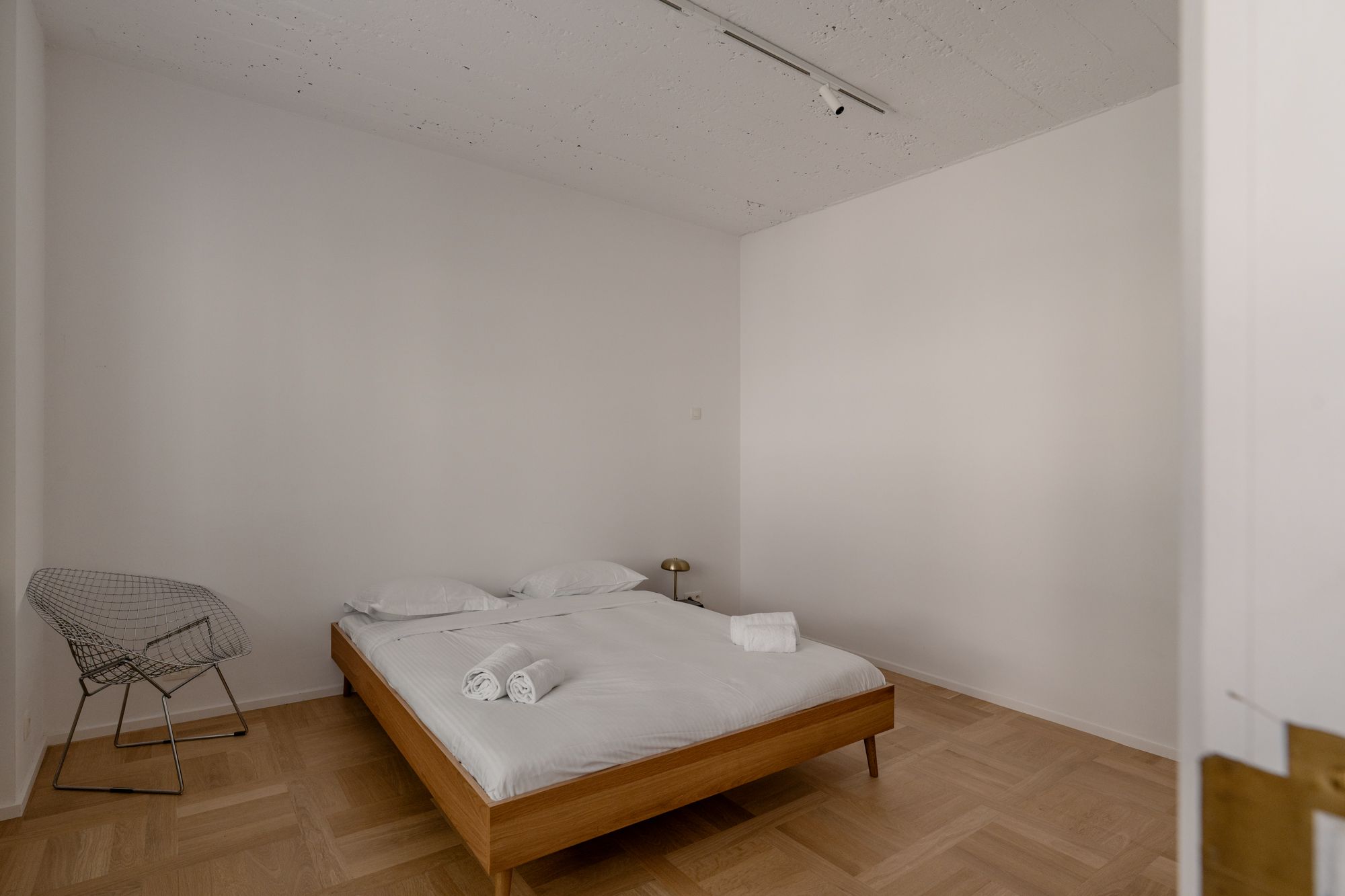 Magnifiek gerenoveerde woning met bostuin nabij het Moorkensplein foto 15