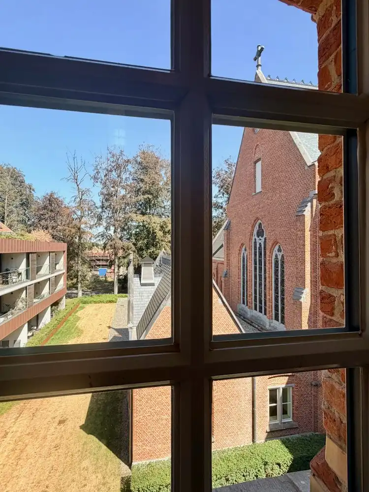 Exclusief duplex-appartement met 2 staanplaatsen en kelder in een unieke parkresidentie foto 7