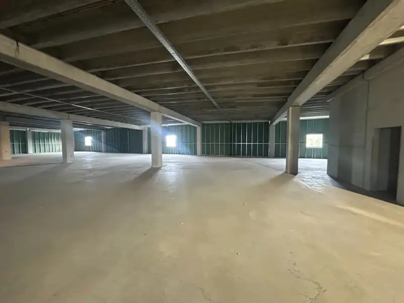 Nieuwbouwmagazijn – strategische ligging nabij centrum Gent foto 8