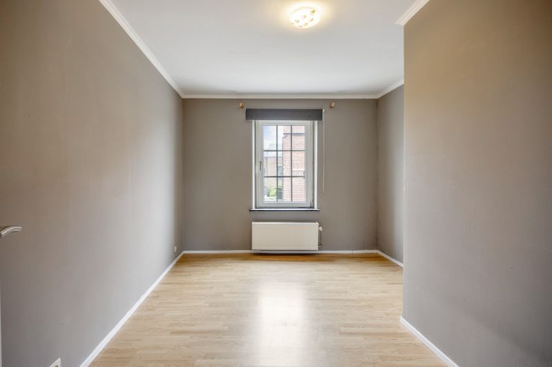 LANDELIJK GELEGEN WONING VOORZIEN VAN 3 SLAAPKAMERS, GARAGE EN AANGELEGDE TUIN OP EEN PERCEEL VAN +/- 4A30CA. foto 10