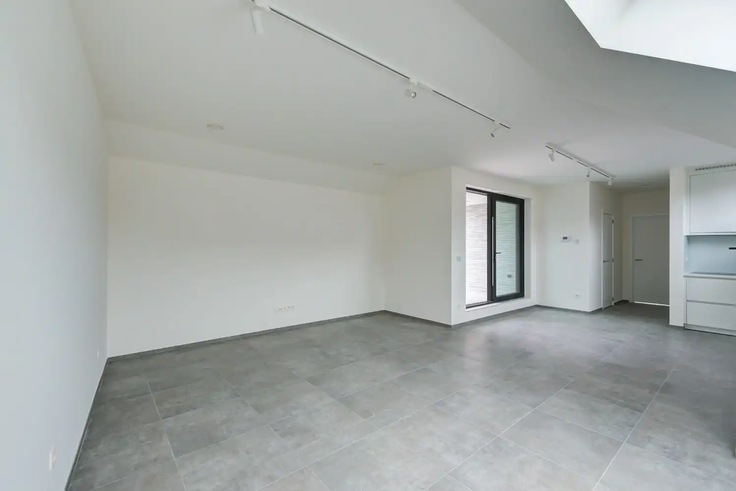 RECENT APPARTEMENT (116M²) MET TERRAS GELEGEN IN HET CENTRUM VAN BILZEN foto 6