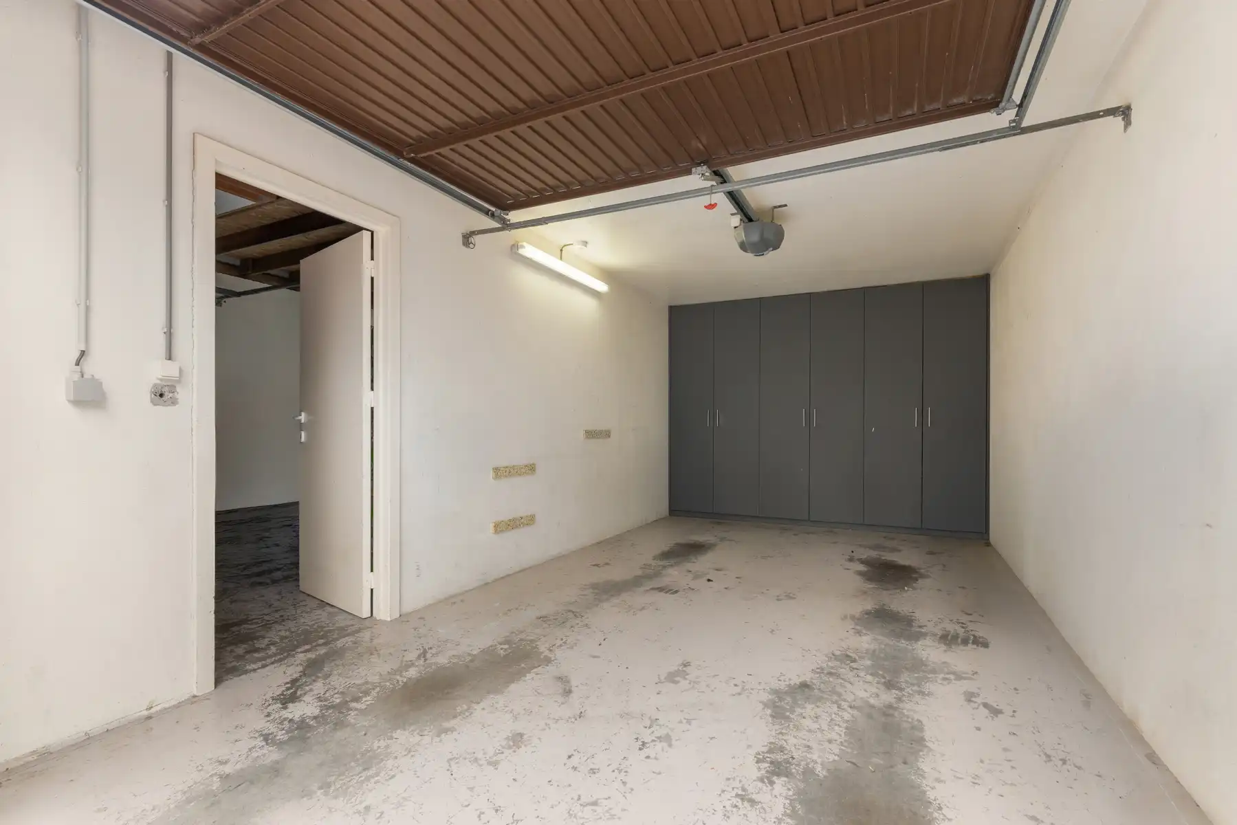 Instapklare, stijlvol gerenoveerde woning met 3 slaapkamers en dubbele garage in hartje Meulebeke foto 21