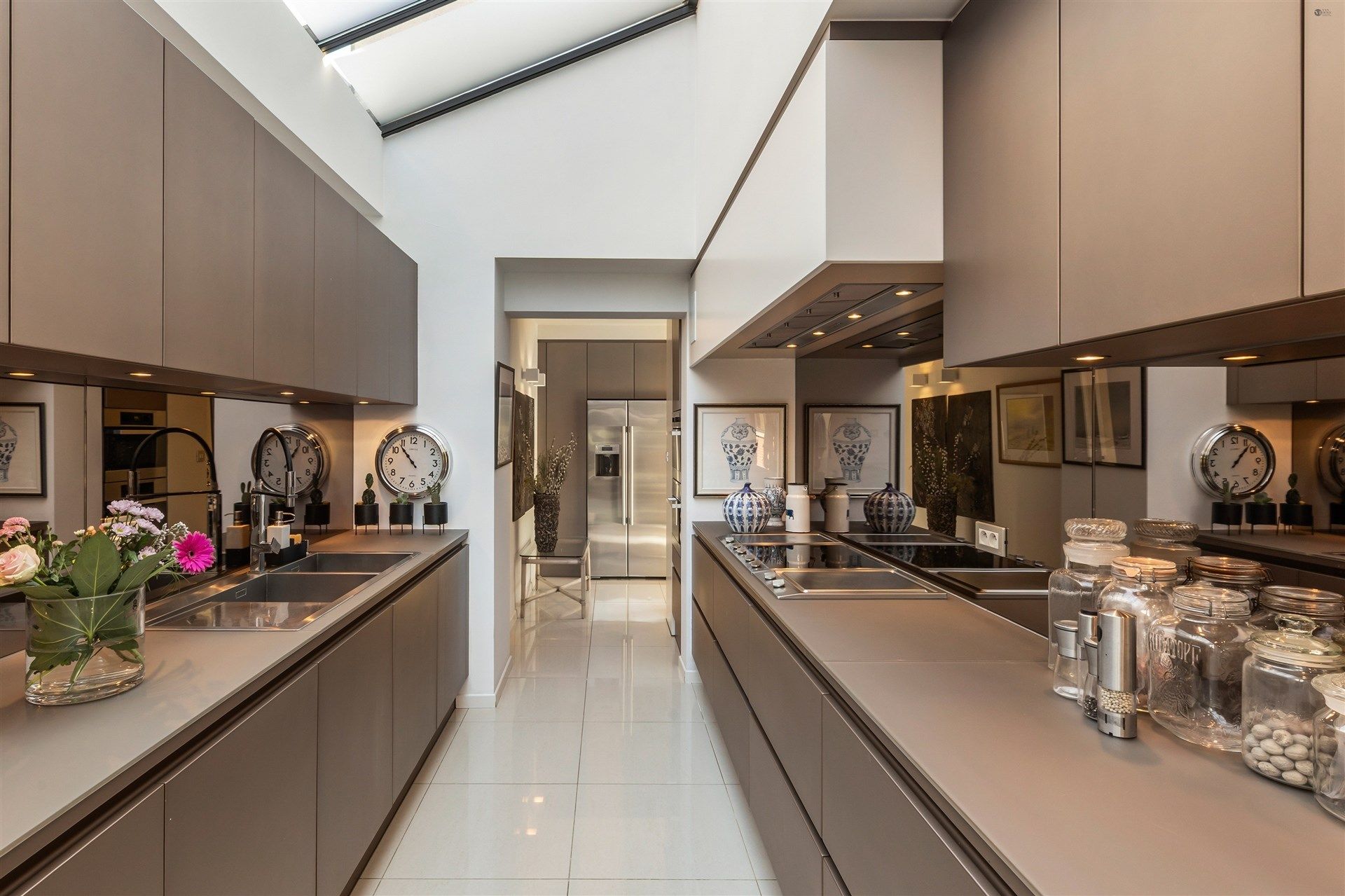 Stijlvolle en hoogwaardig afgewerkte villa met bijgebouw op fantastische locatie op perceel van 1784 m² foto 10