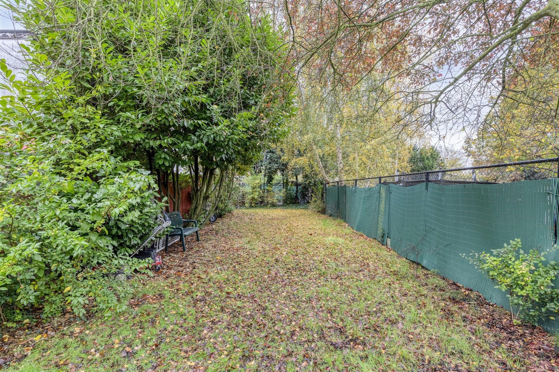 Gerenoveerd handelshuis met 4 tot 6 slaapkamers en zonnige tuin. foto 17