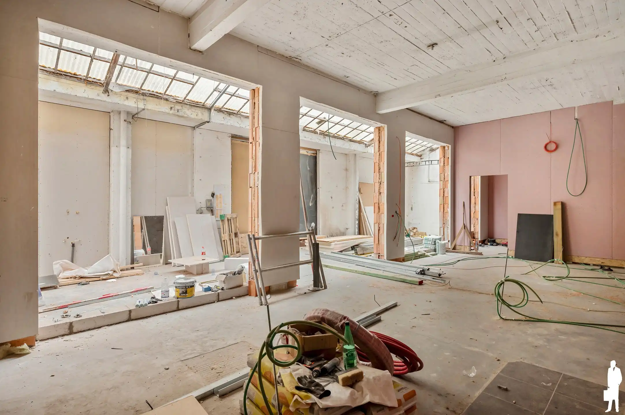 Semi-casco bedrijfsruimte van 265 m² met terras foto 5