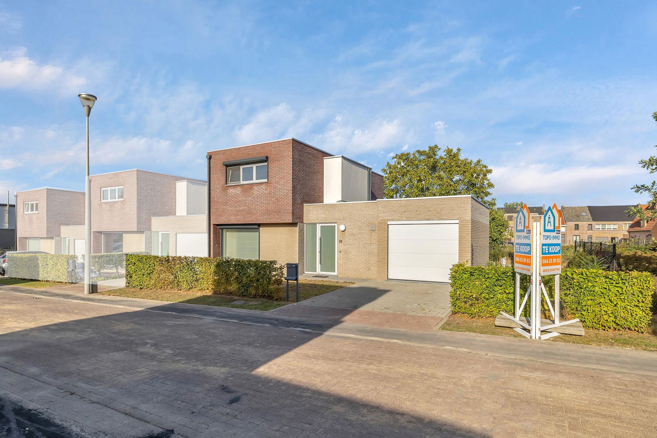 Recente woning op rustige locatie foto {{pictureIndex}}