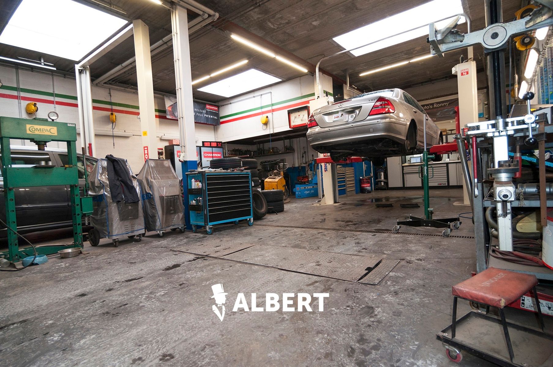 Instapklare woning met grote tuin en garage/magazijnruimte foto 31