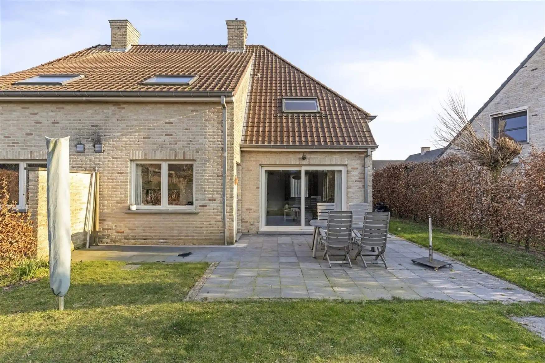 Ruime halfopen bebouwing foto 13