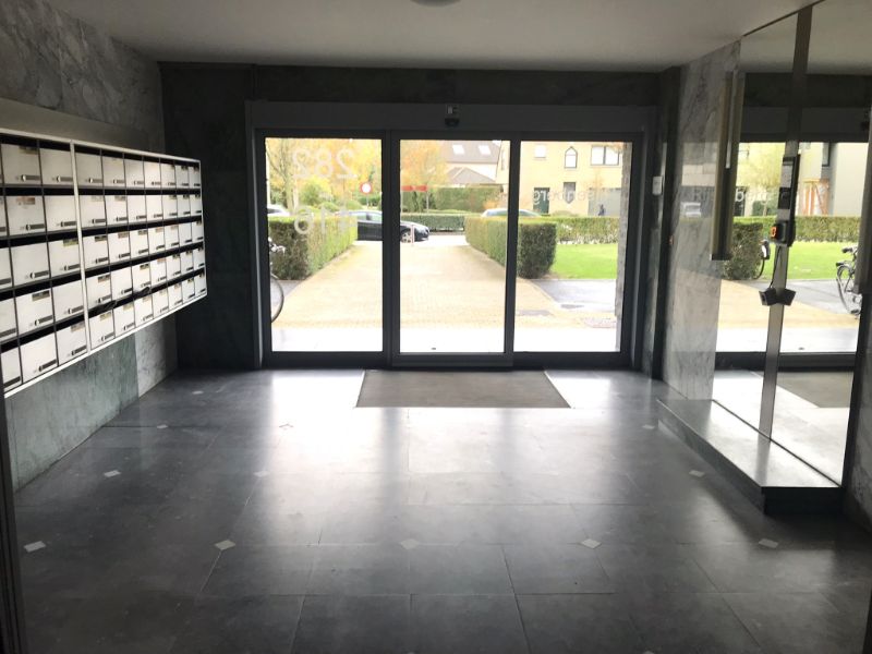 2 slk appartement met 16 m² terras met panoramisch uitzicht over Gent met private autostaanplaats foto 4
