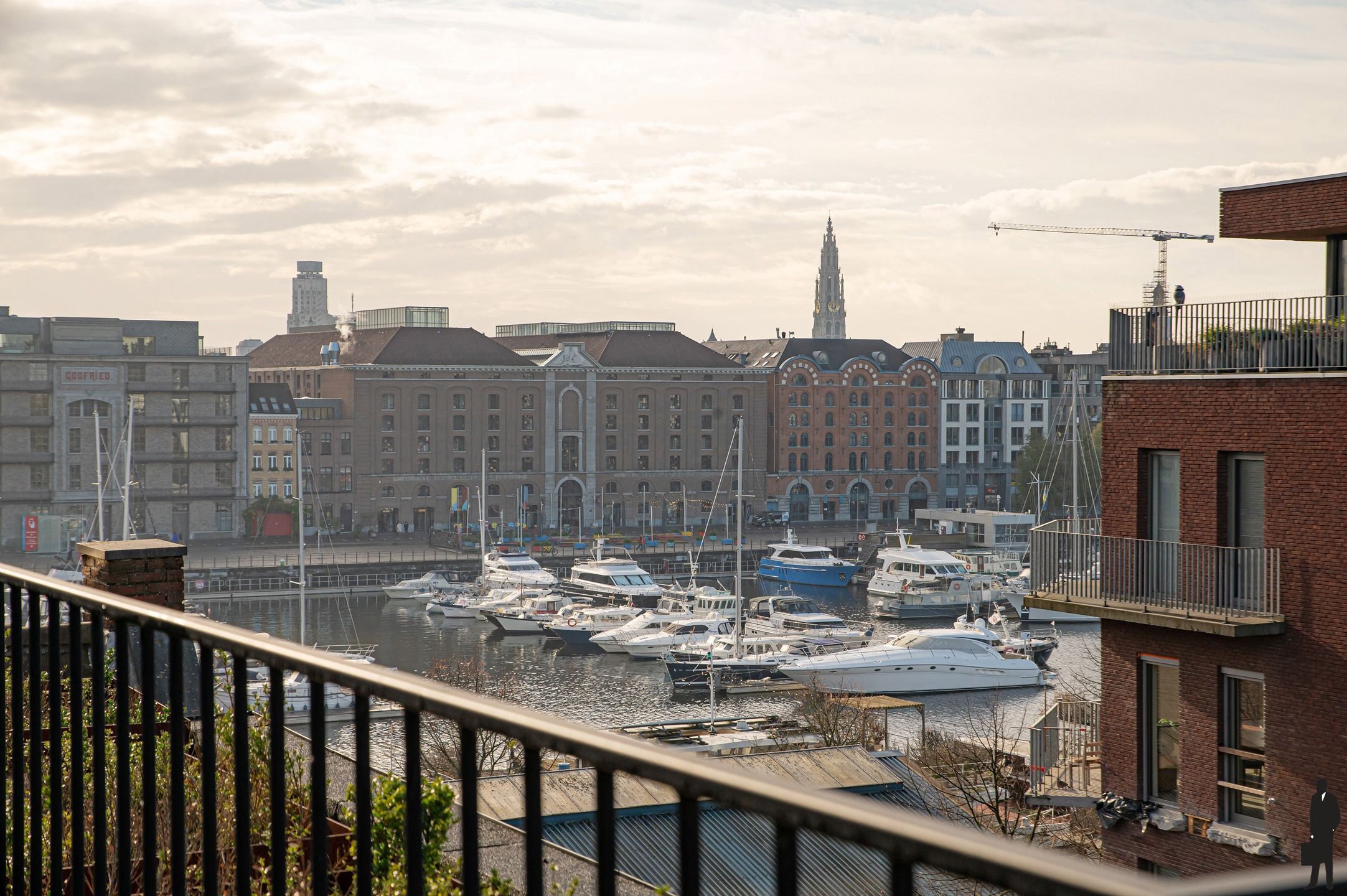 Uniek duplex-penthouse met indrukwekkend terras, gelegen op een absolute toplocatie op ’t Eilandje foto 2