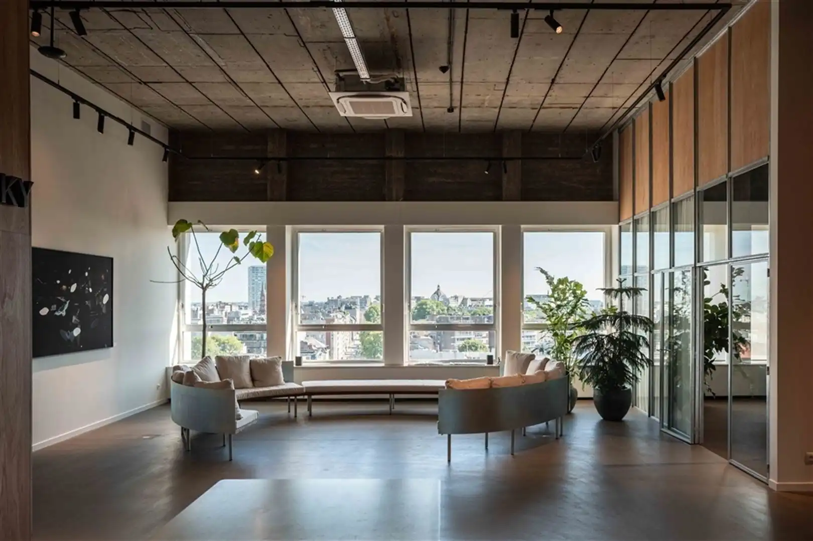 Co-rental in inspirerend skyline-kantoor OVAL Sky foto 8