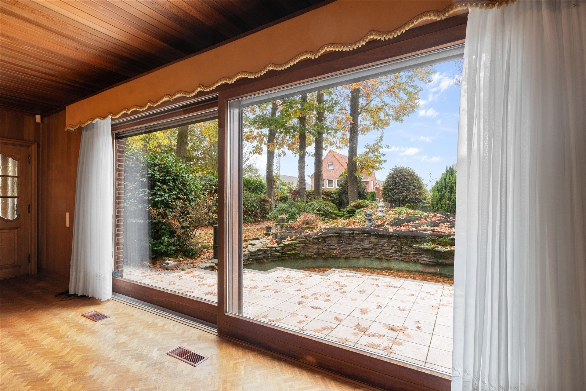 Gunstig gelegen open bebouwing met mooie tuin op een perceel van 2.212 m² foto 9