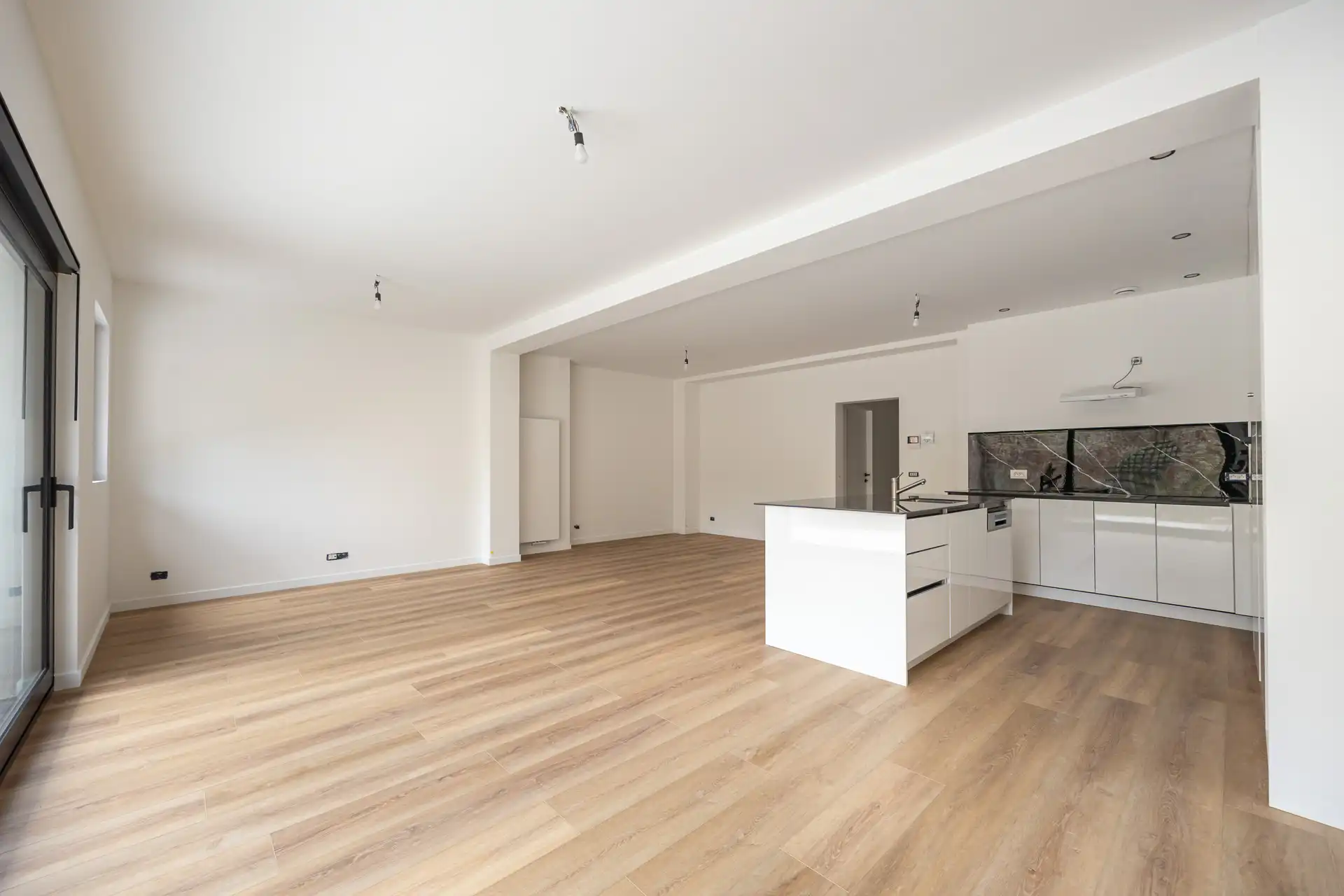 Hoogwaardig gerenoveerd GLVL-appartement met 2 slpks en tuin foto 2