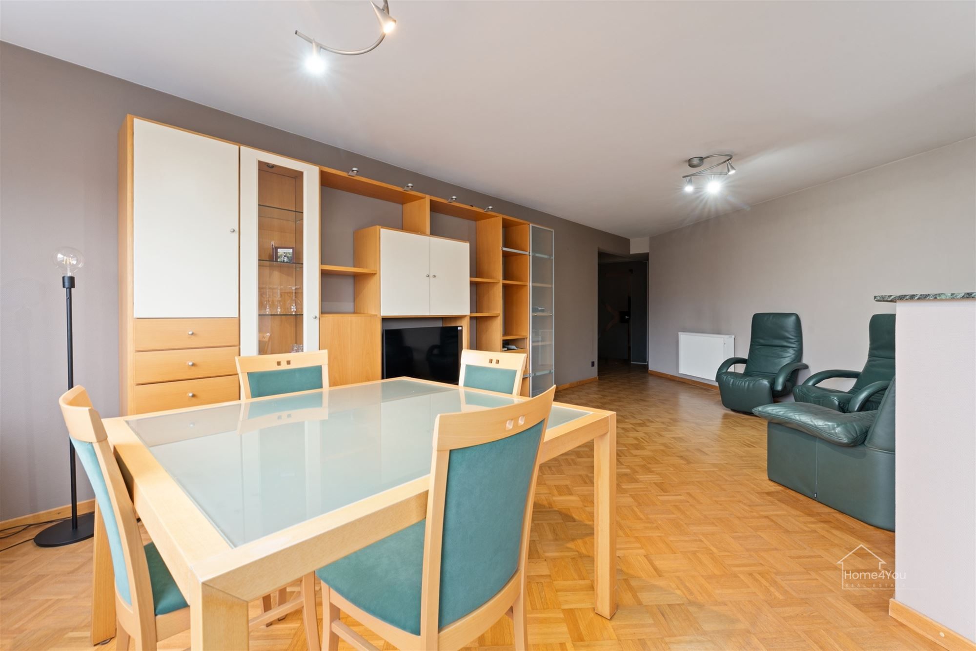 Lichtrijk instapklaar hoekappartement 2 slaapkamers foto 6