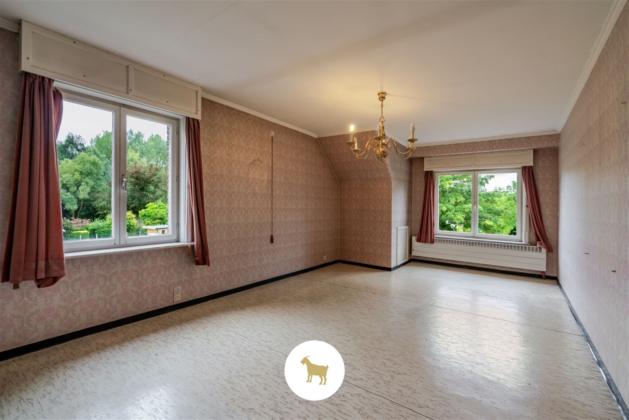 Te renoveren RUIME ALLEENSTAANDE VILLA met 4 SLAAPKAMERS, BUREAU en GARAGE op een prachtig zuidwestgericht PERCEEL van 1.300 m² foto 22