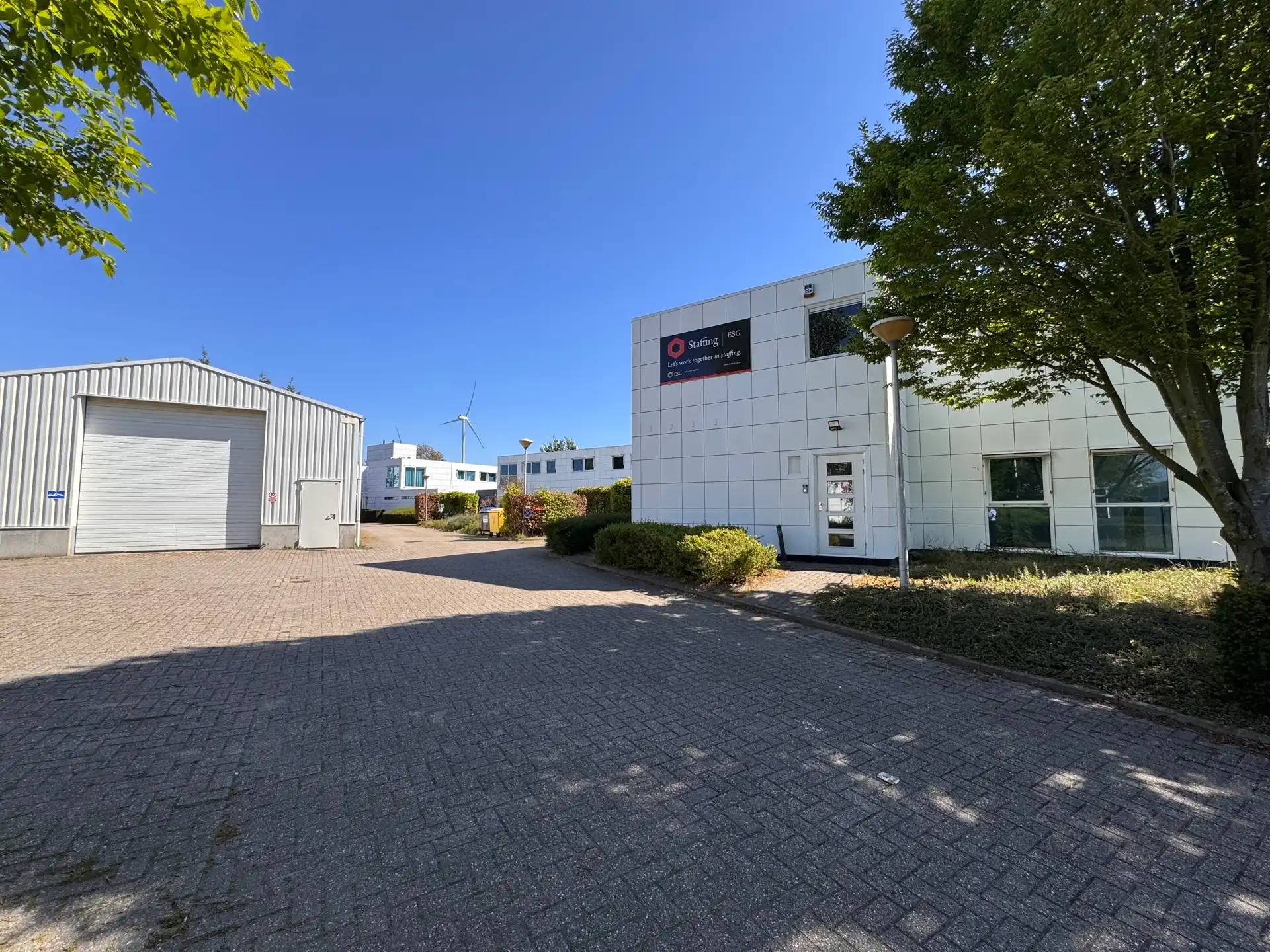 Kantoorgebouw met potentieel op de transportzone te Meer foto 18