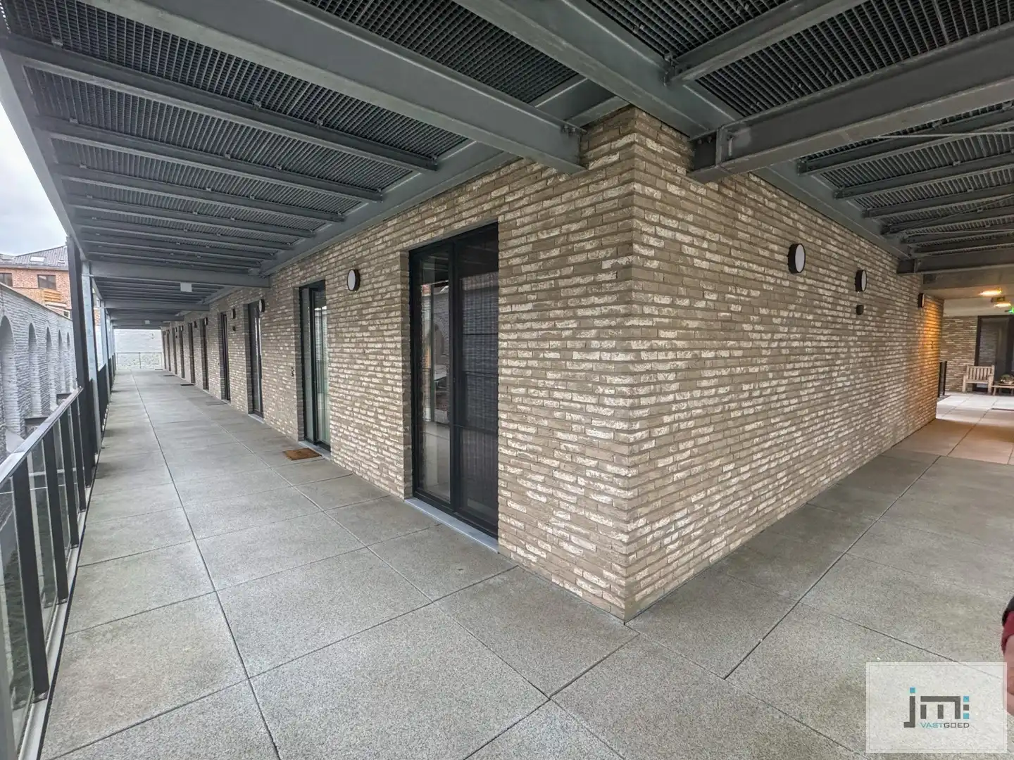 Uniek appartement met kelderberging en autostaanplaats foto 3