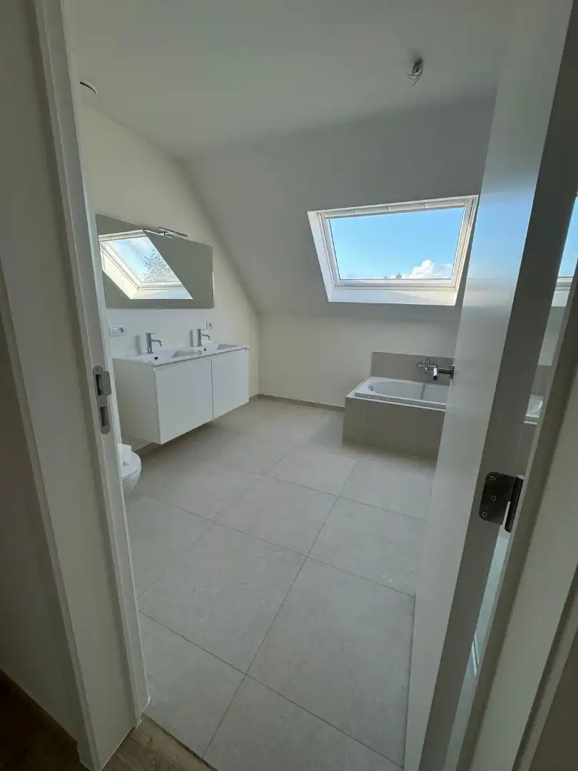 Mooie woning te Sijsele! foto 10