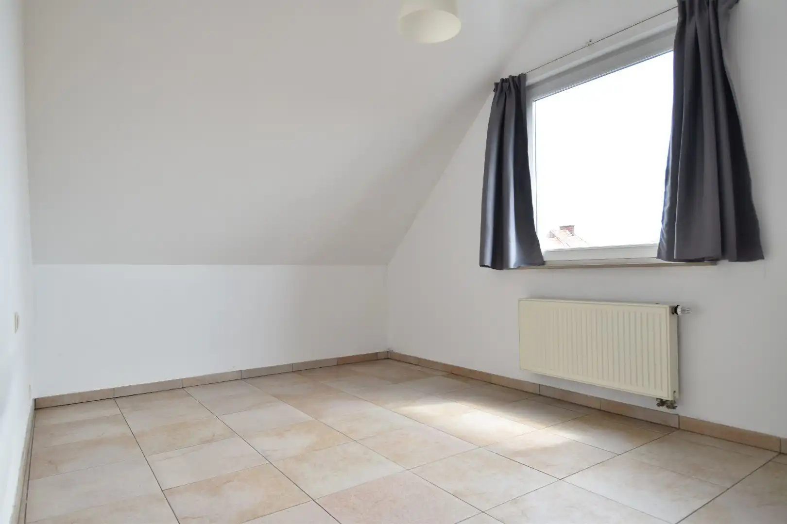 Interessante opbrengsteigendom (204m² kantoor + 3 appartementen + garages/parkings) op toplocatie te Bissegem foto 17