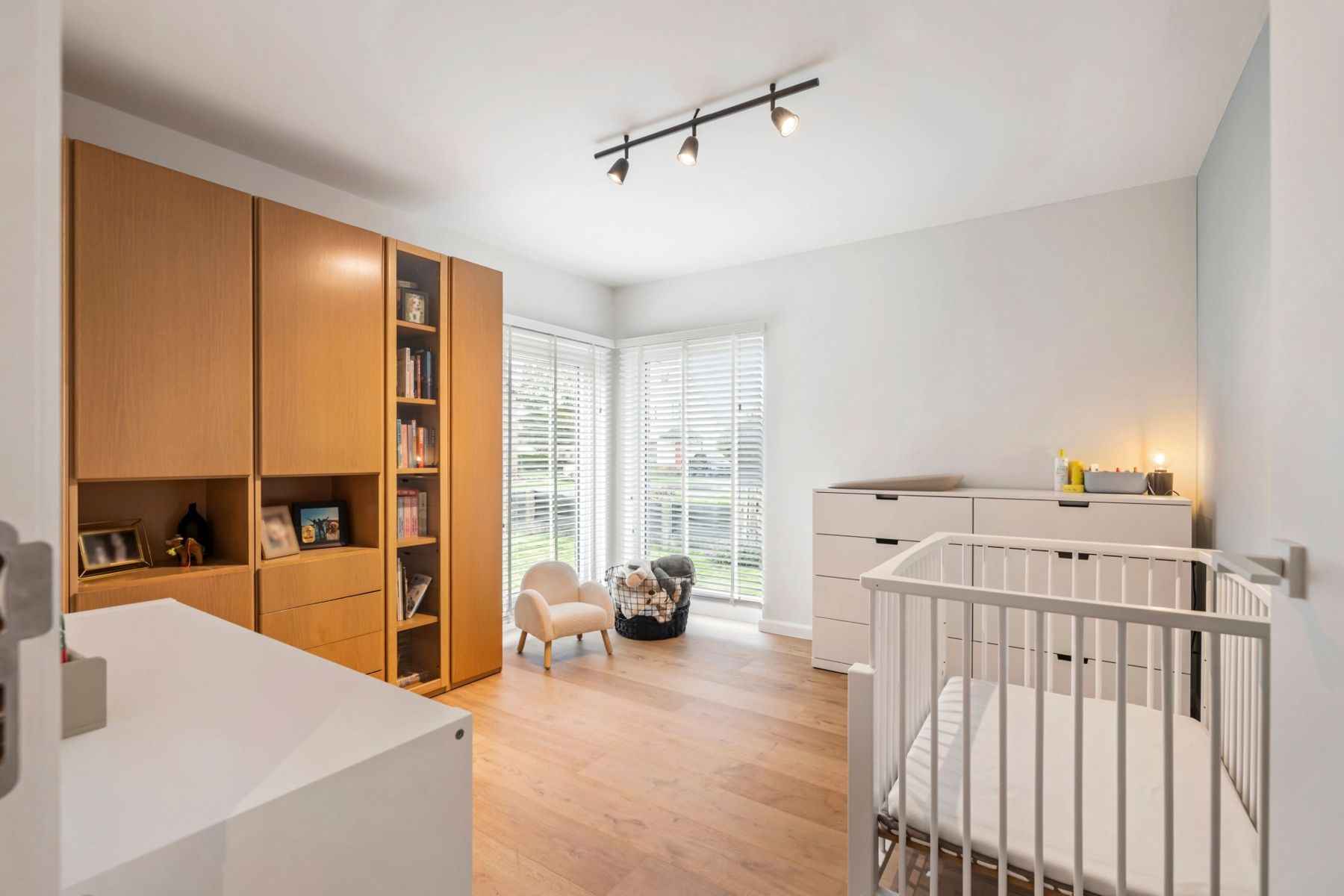 Volledig gerenoveerde bungalow instapklaar foto 10