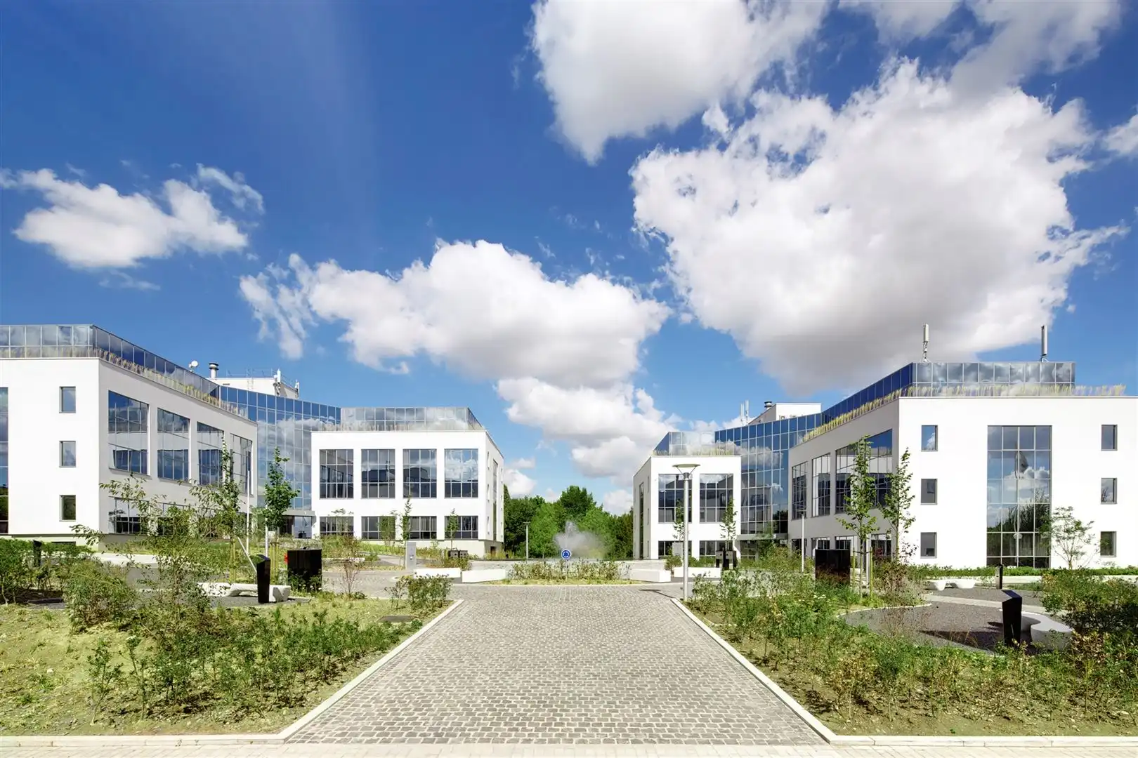 FOUNTAIN PLAZA: van 233 m² tot 1.183m² foto {{pictureIndex}}