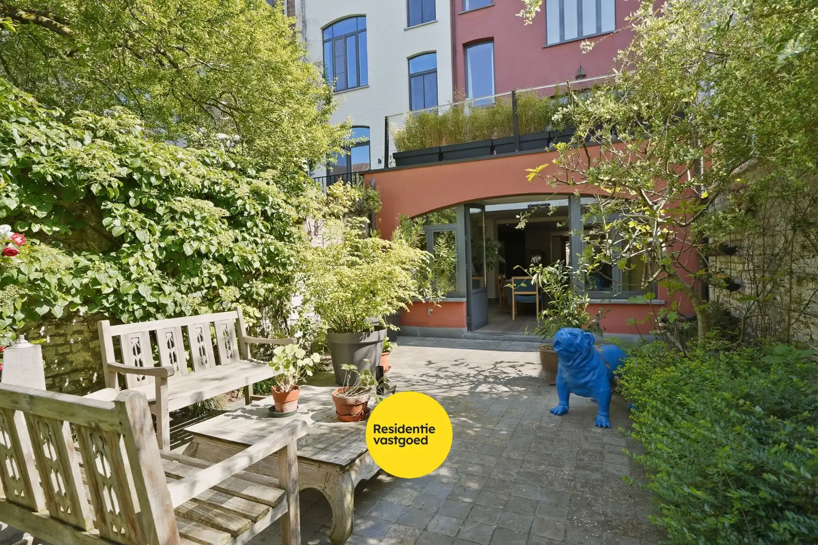 Exclusief gerenoveerd burgerhuis met luxueuze afwerking en zonnige stadstuin! foto 5