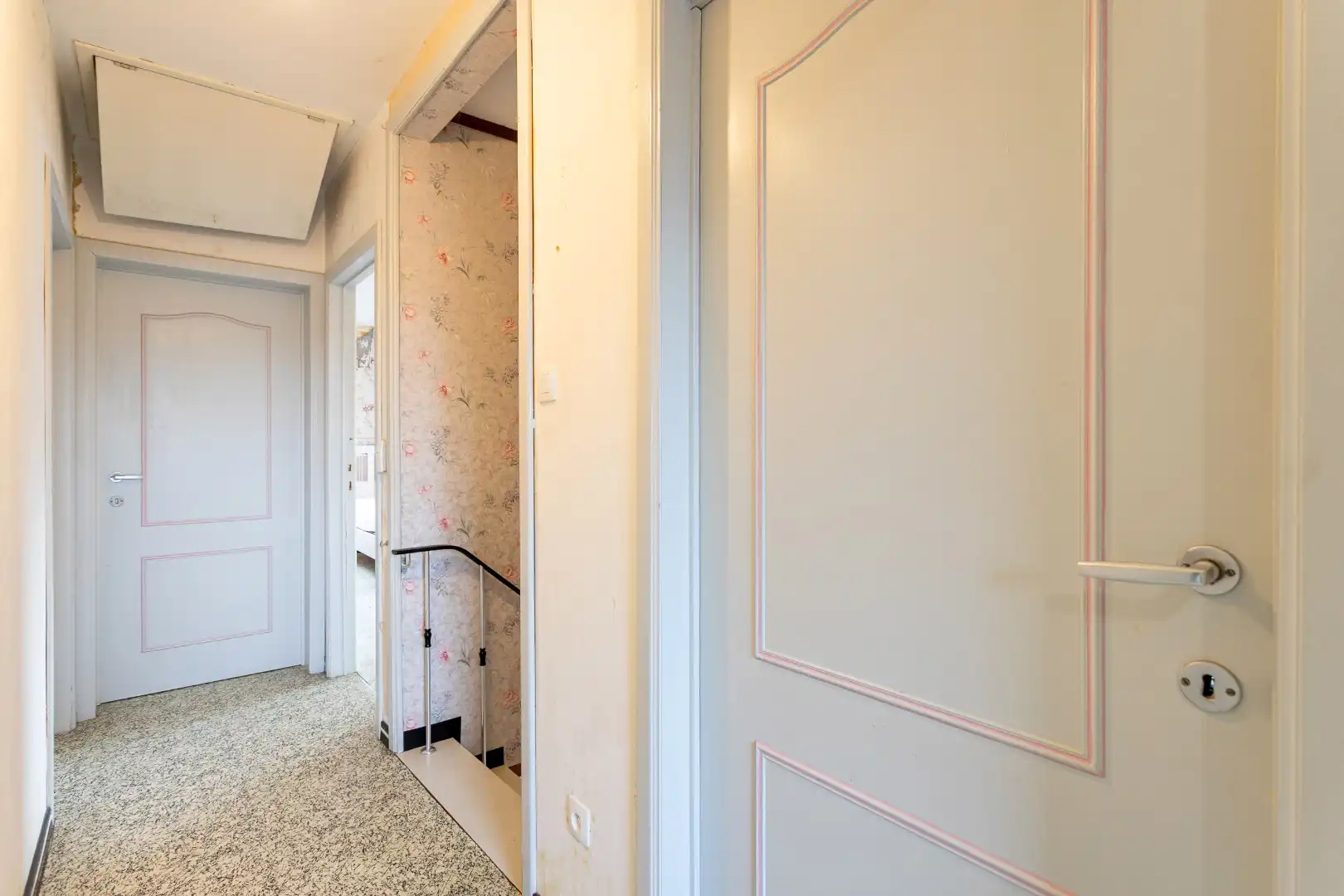 Ruime woning te Pajottegem met 4 slpks, garage en tuin op +-10a! foto 19