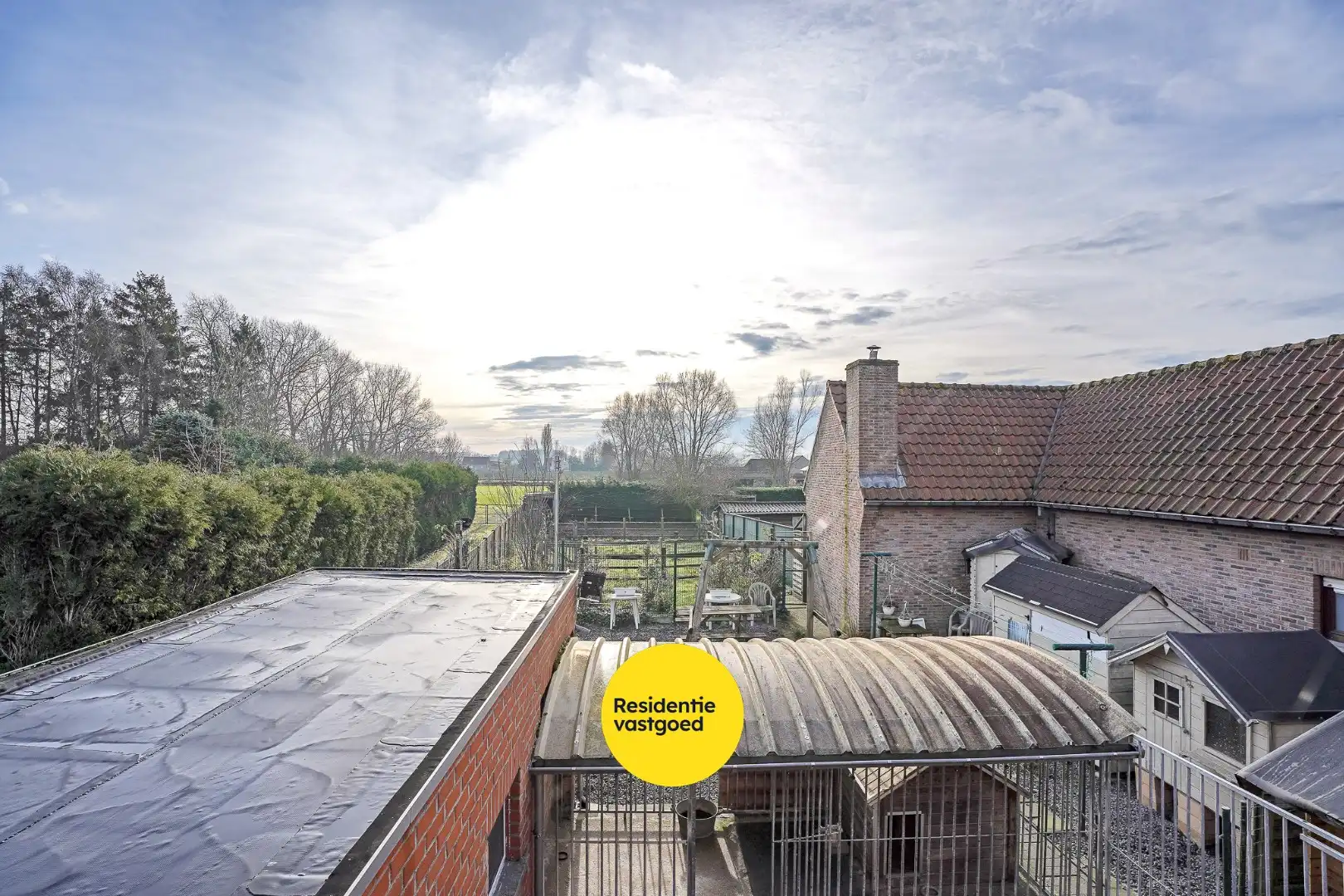 Alleenstaande woning met veel potentieel op 655m² te Houthulst. foto 9