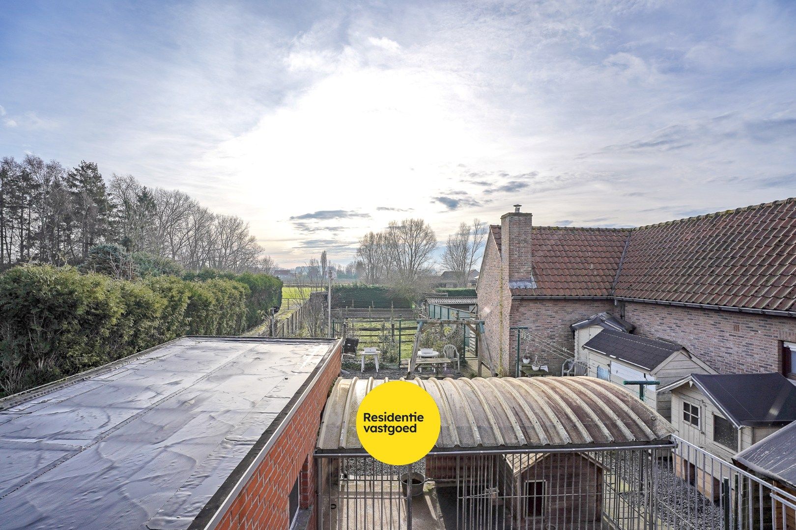 Alleenstaande woning met veel potentieel op 655m² te Houthulst. foto 9