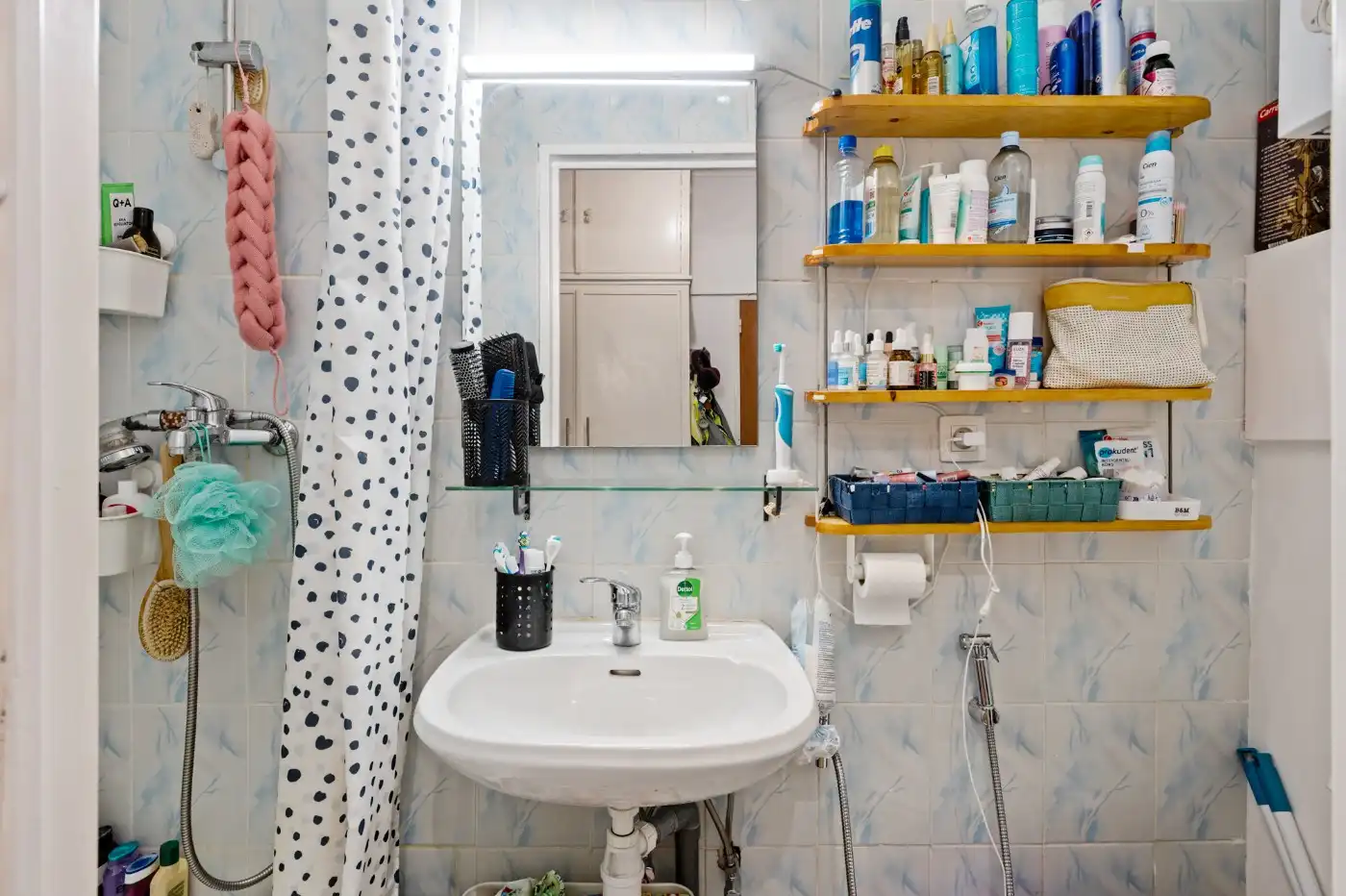 Gerieflijk app. op 1e verd. met 2 slpk. en kelderberging foto 13