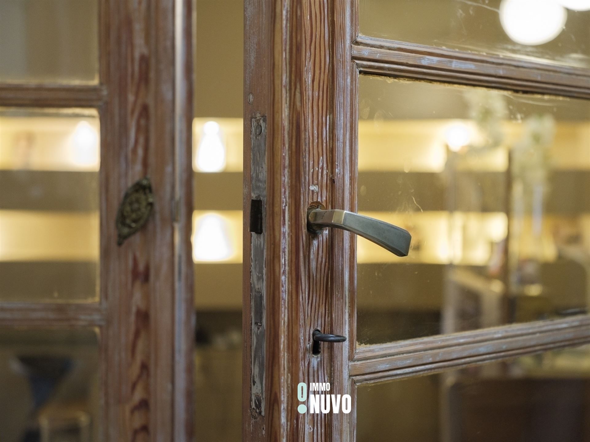 Exclusief herenhuis met handelspand op toplocatie te Aalst foto 5