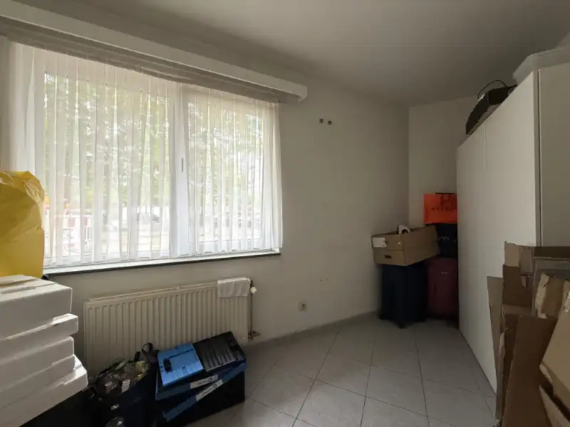 Modern gelijkvloers appartement nabij Sportcentrum Sint-Gillis foto 9