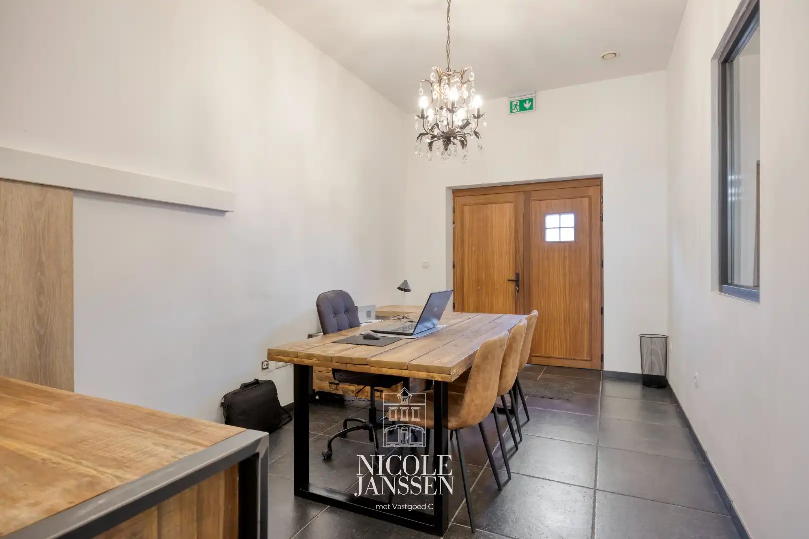 Handelspand met bovenwoning foto 14