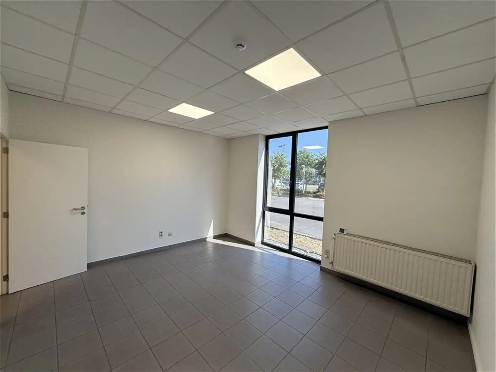 Goed gelezen magazijnen te Genk foto 13