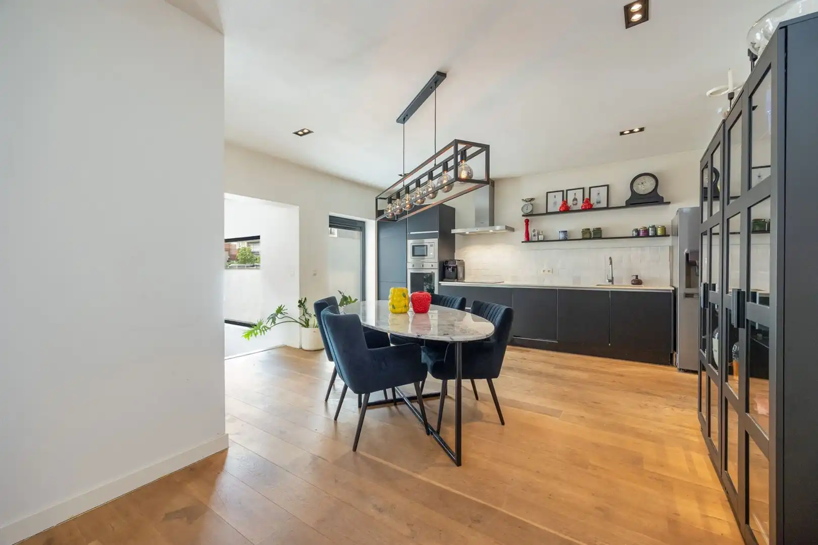 Appartement met 2 slaapkamers en gigantisch Zuid-gericht terras foto 3