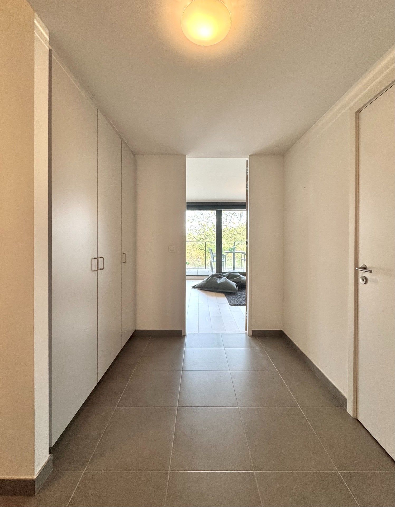 LICHTRIJK APPARTEMENT MET GROOT TERRAS EN PARKING - 125 M² foto 17