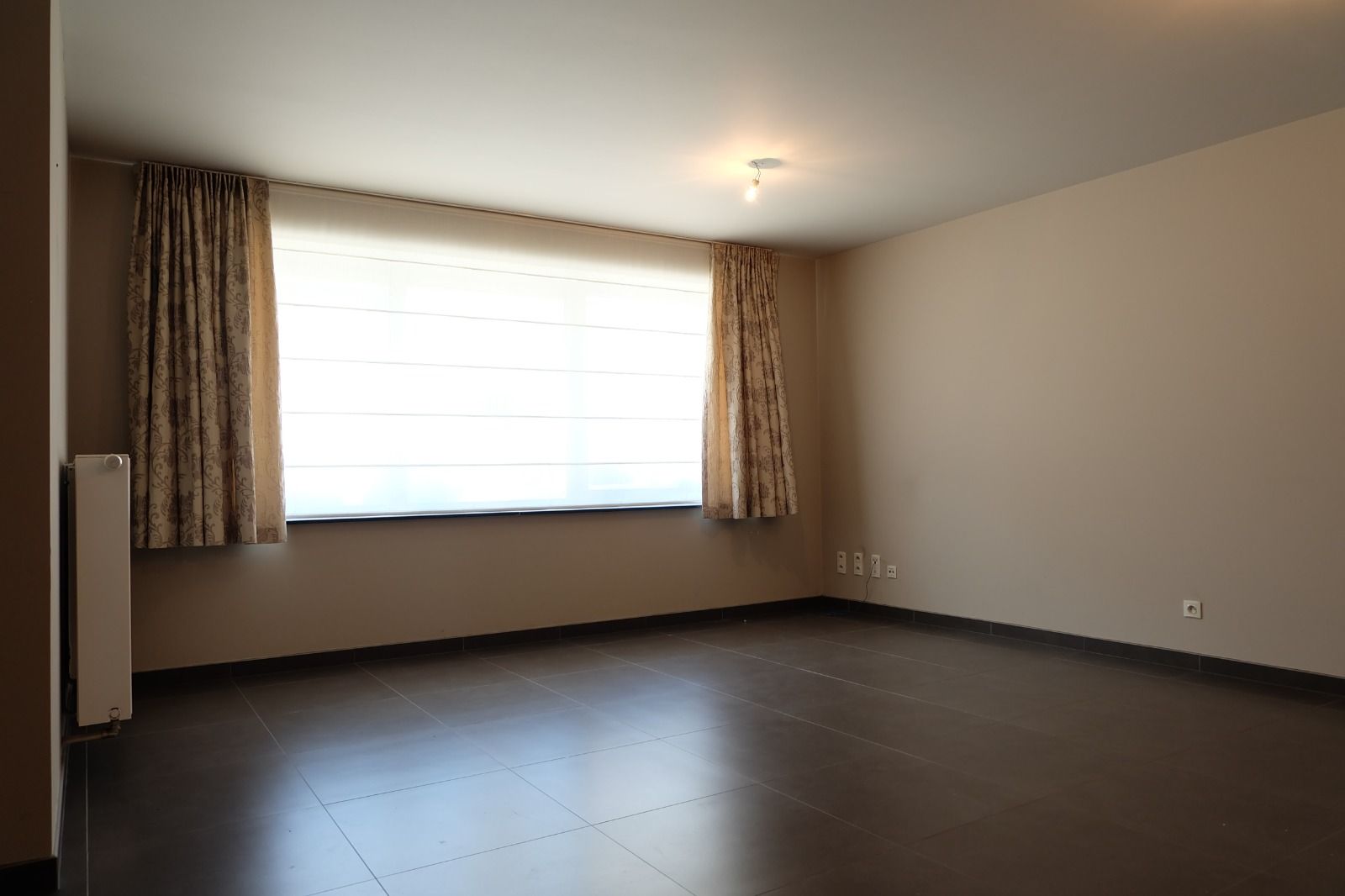 Modern 2-slaapkamerappartement nabij centrum foto 4