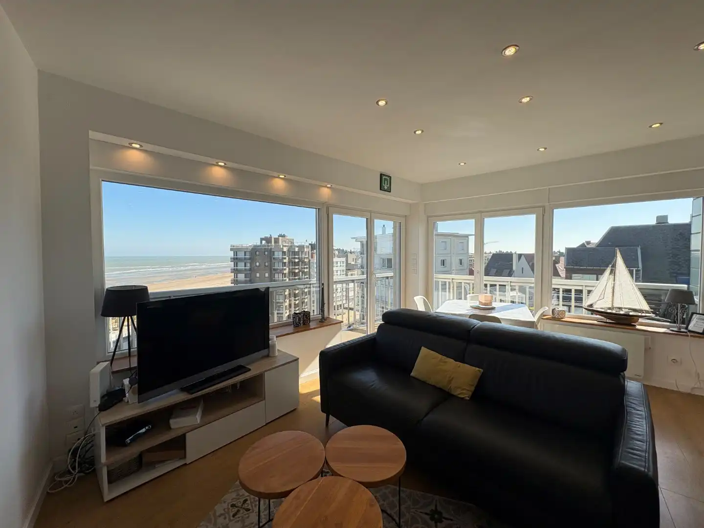 Stijlvol vernieuwd hoekappartement op de 6e verdieping met fenomenaal zeezicht foto 9