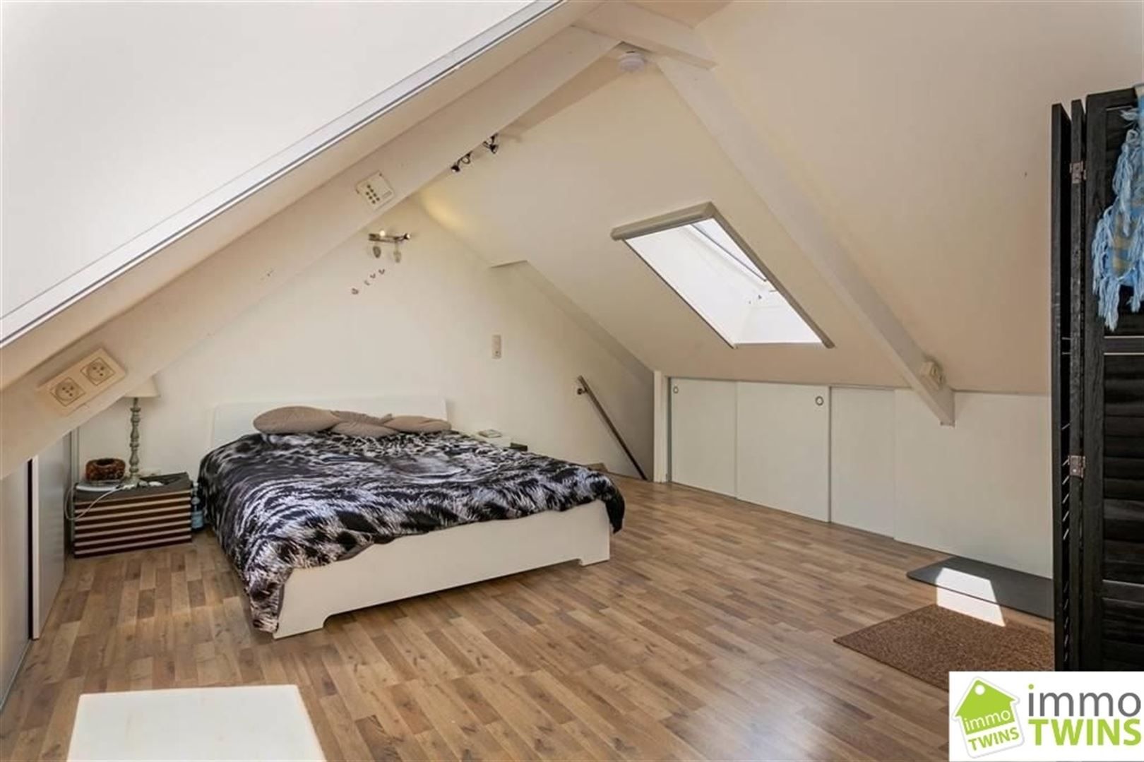Karaktervolle, ruime woning met 6 slaapkamers, binnenkoer met jacuzzi en topligging! foto 15