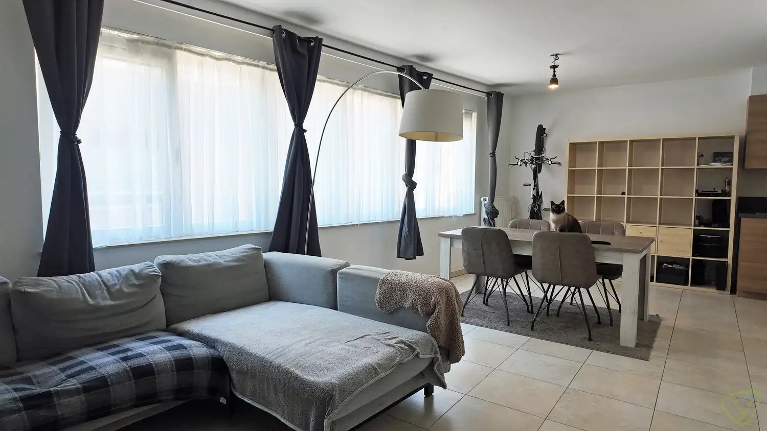 Centraal gelegen appartement vlakbij de Markt van Eeklo! foto 3