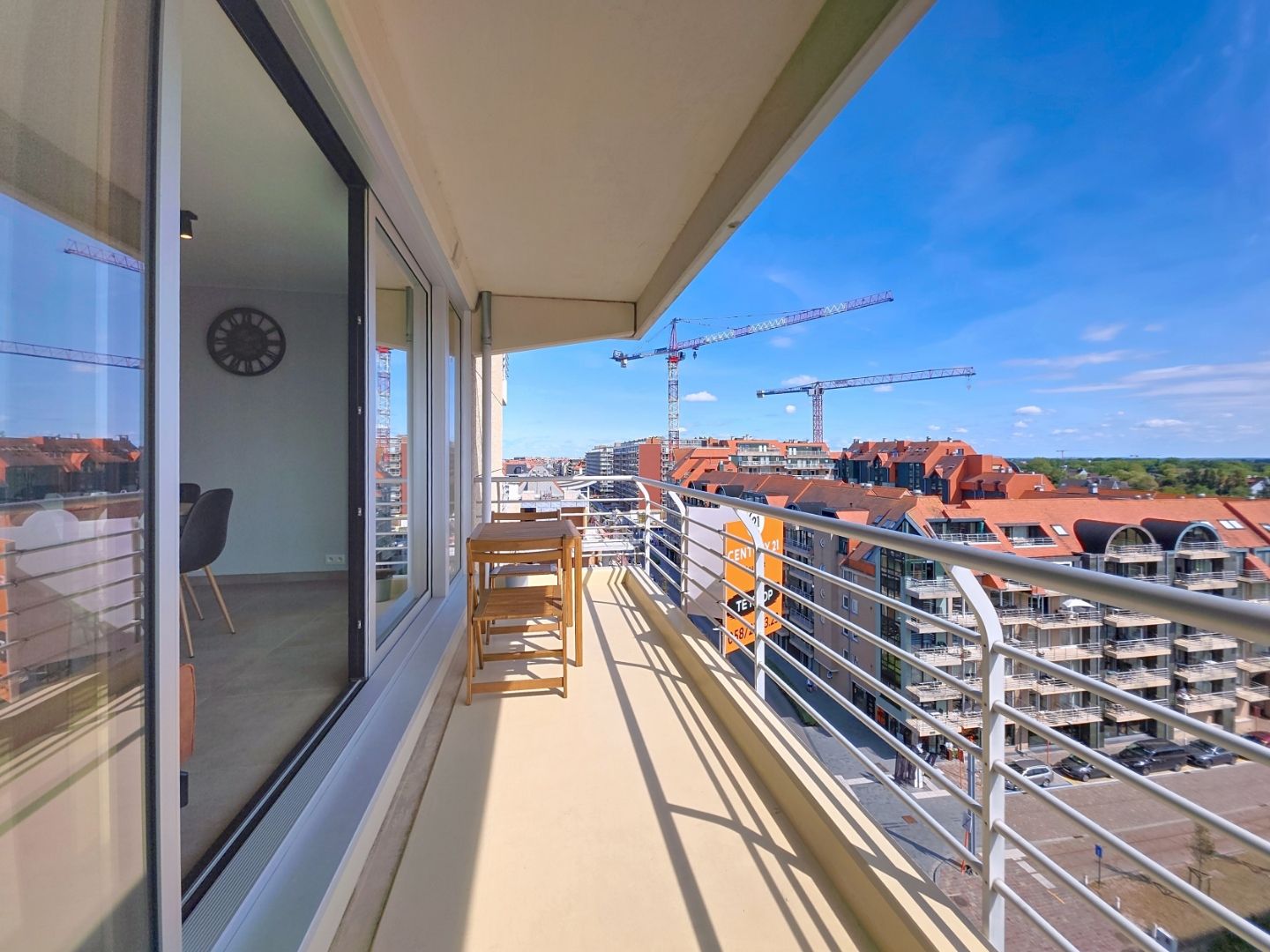 Hoekappartement met lateraal zeezicht in Nieuwpoort foto {{pictureIndex}}